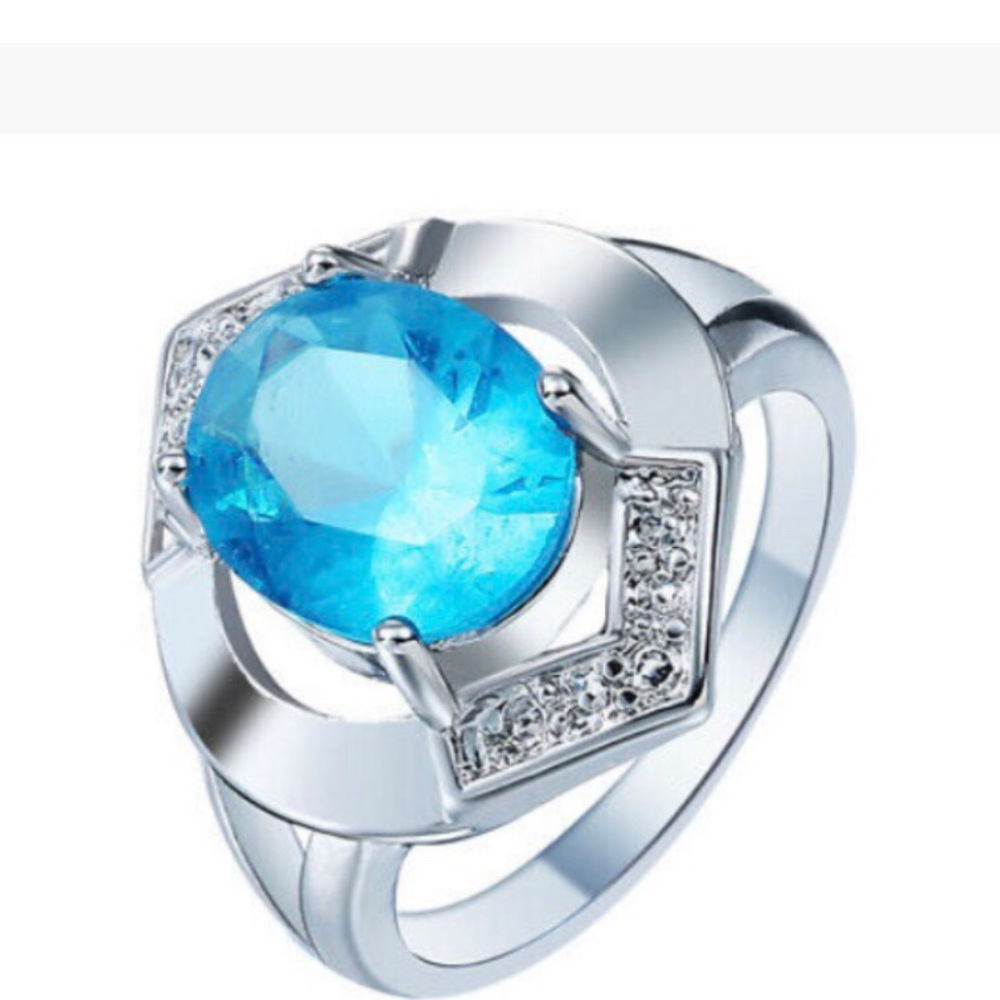 New beautiful sterling silver aquamarine ring